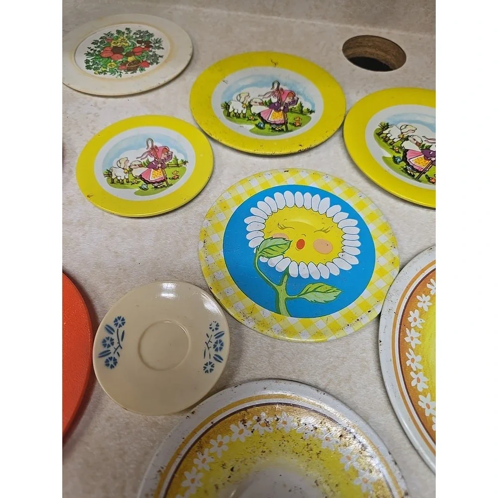 Set of Vtg Assorted Pretend Play Childs Play Doll Kitchen Dining Plates & Saucer